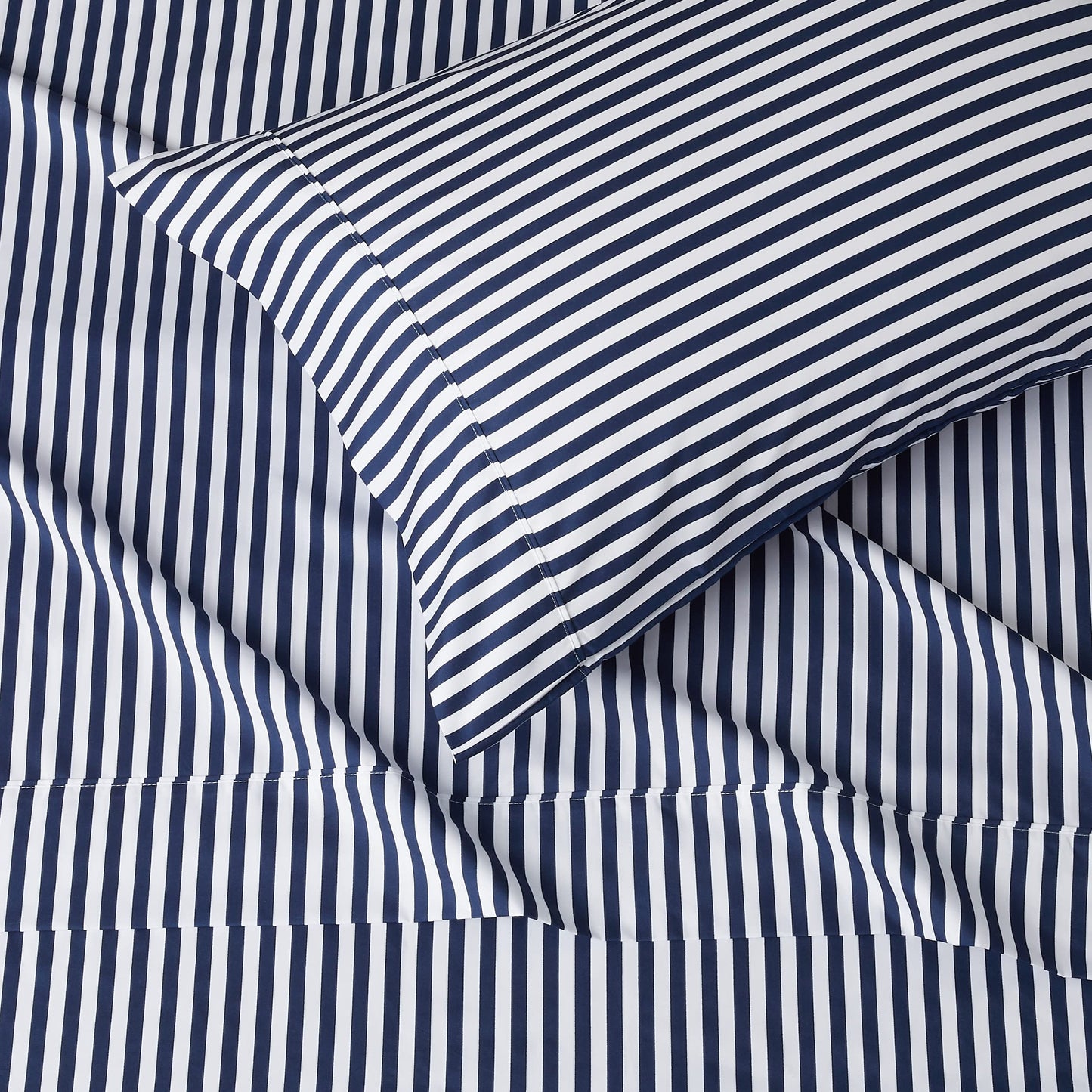 AmazonBasics Light-Weight Microfiber Sheet Set - Full, Black